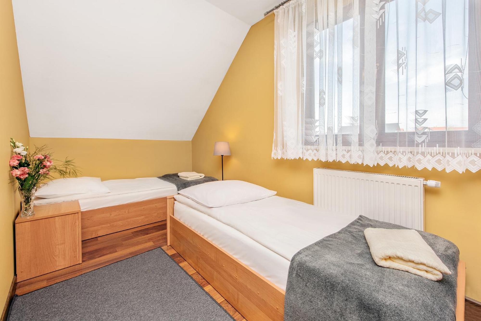 Rysiowka Pokoje Goscinne Modlniczka Exteriör bild